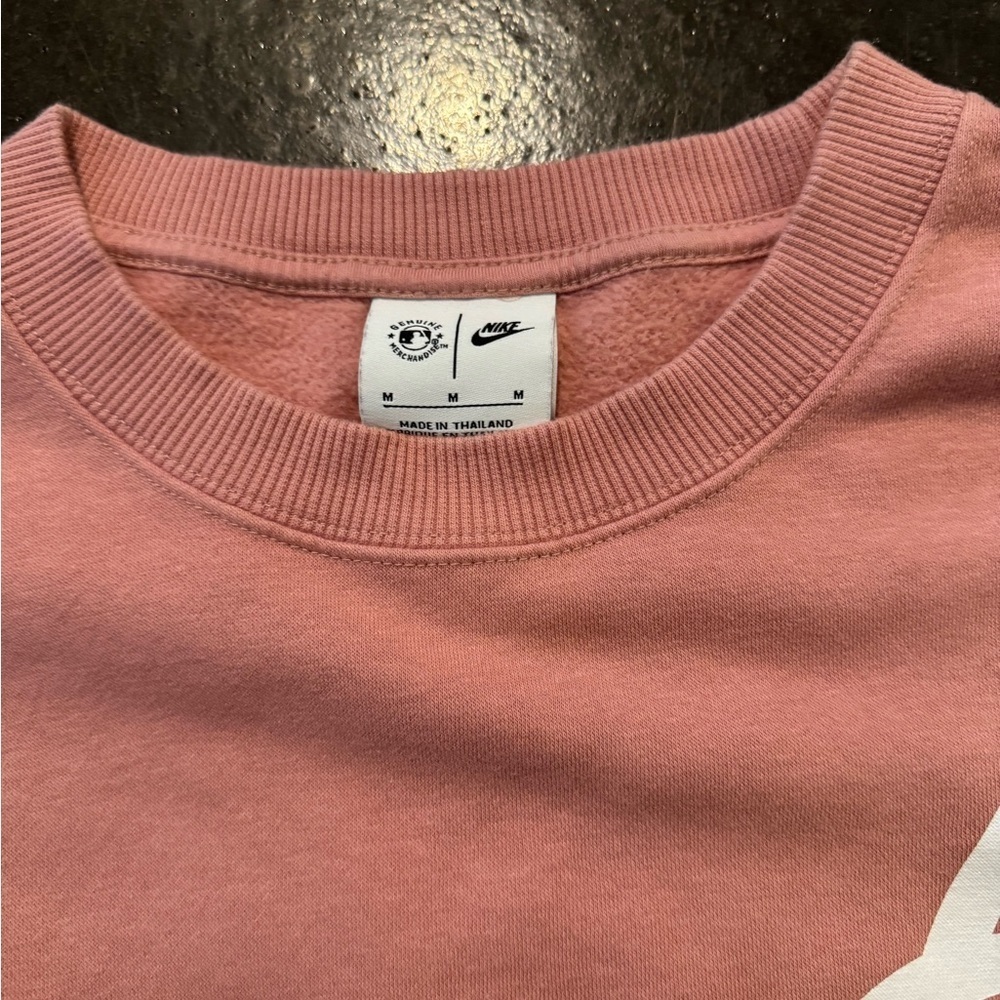 Women's Atlanta Braves Nike Pink Oversized Cropped Pullover Sweatshirt - Picture 6 of 6